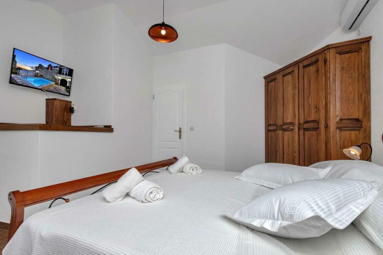 Luxury Villa Topolina Baska Voda Luaran gambar